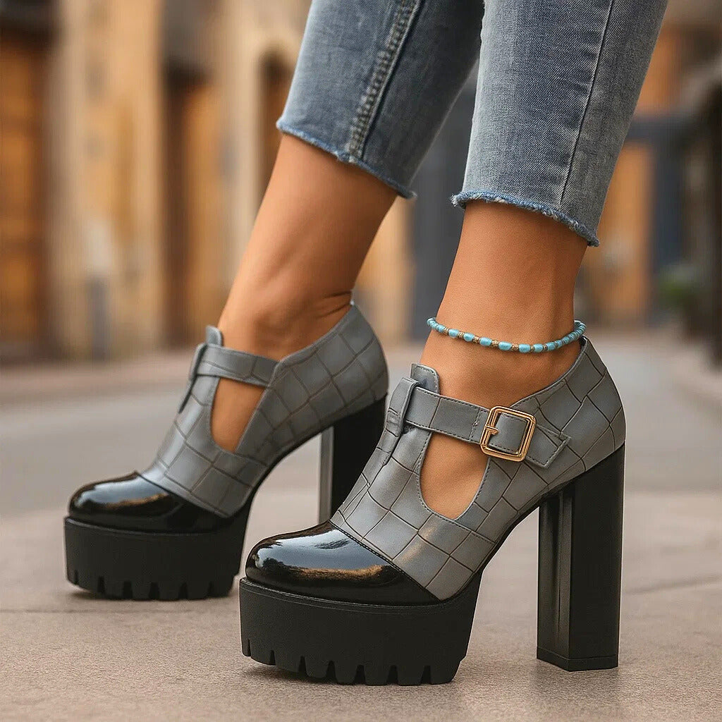VIVIENNE ARLO BLOCKKLACKAR