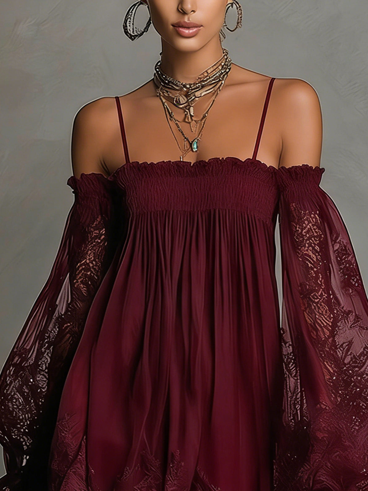 Noemi | Miniklänning i marinblå chiffong med off shoulder-ringning, spetskant och transparenta ärmar