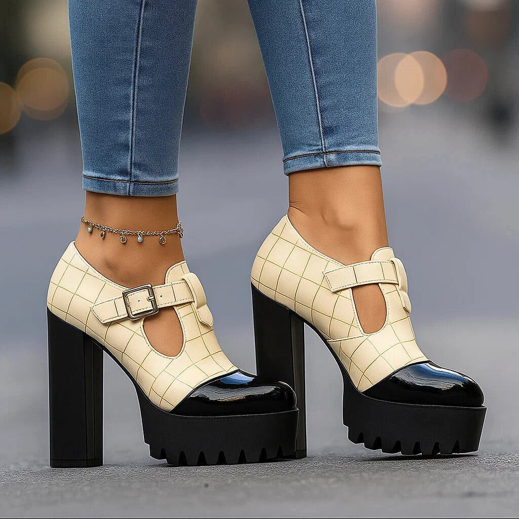 VIVIENNE ARLO BLOCKKLACKAR