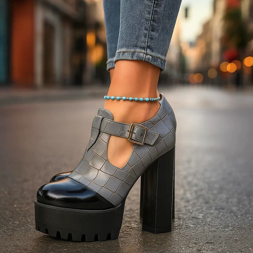 VIVIENNE ARLO BLOCKKLACKAR